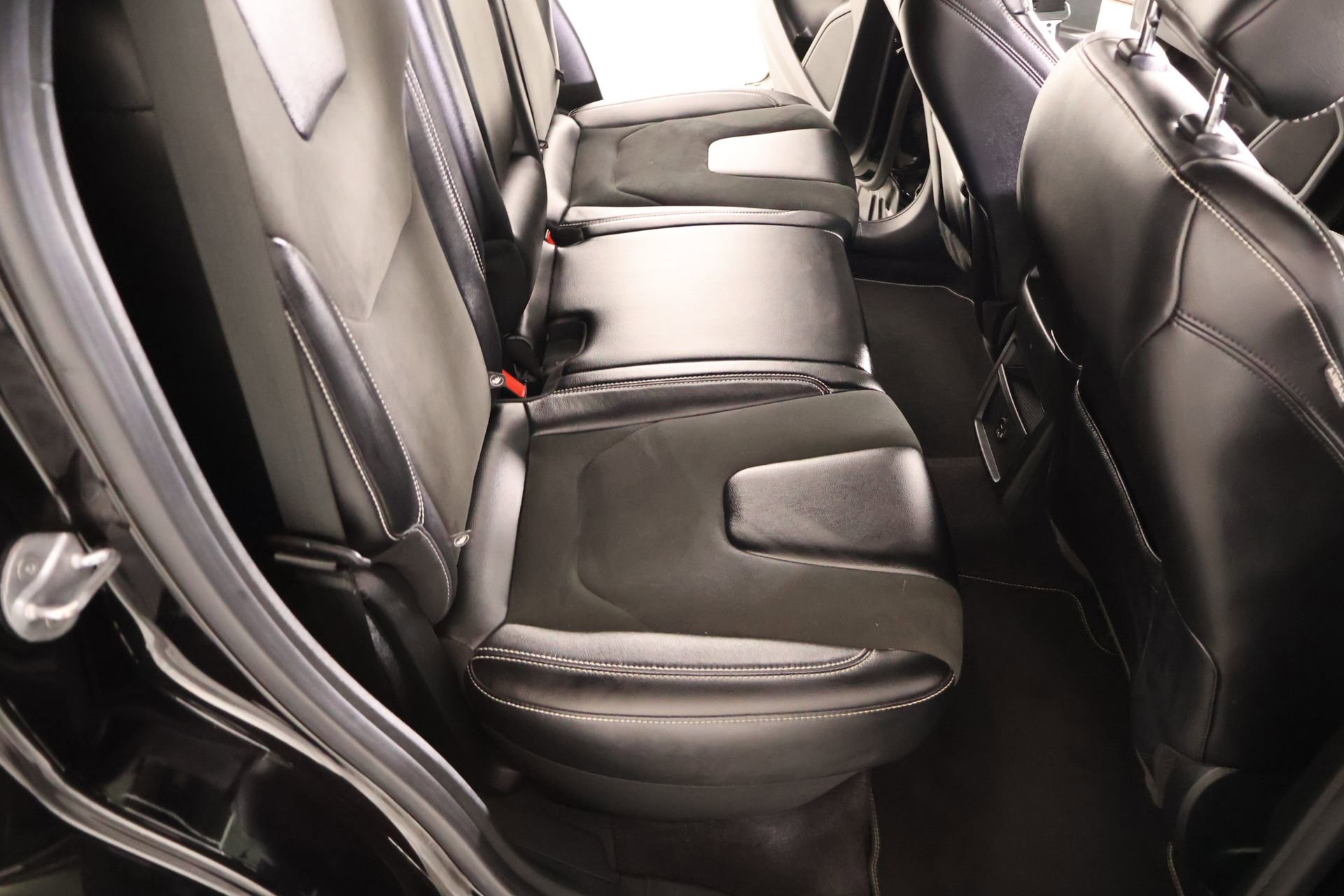 Used 2022 Ford Edge ST AWD/4WD image 14