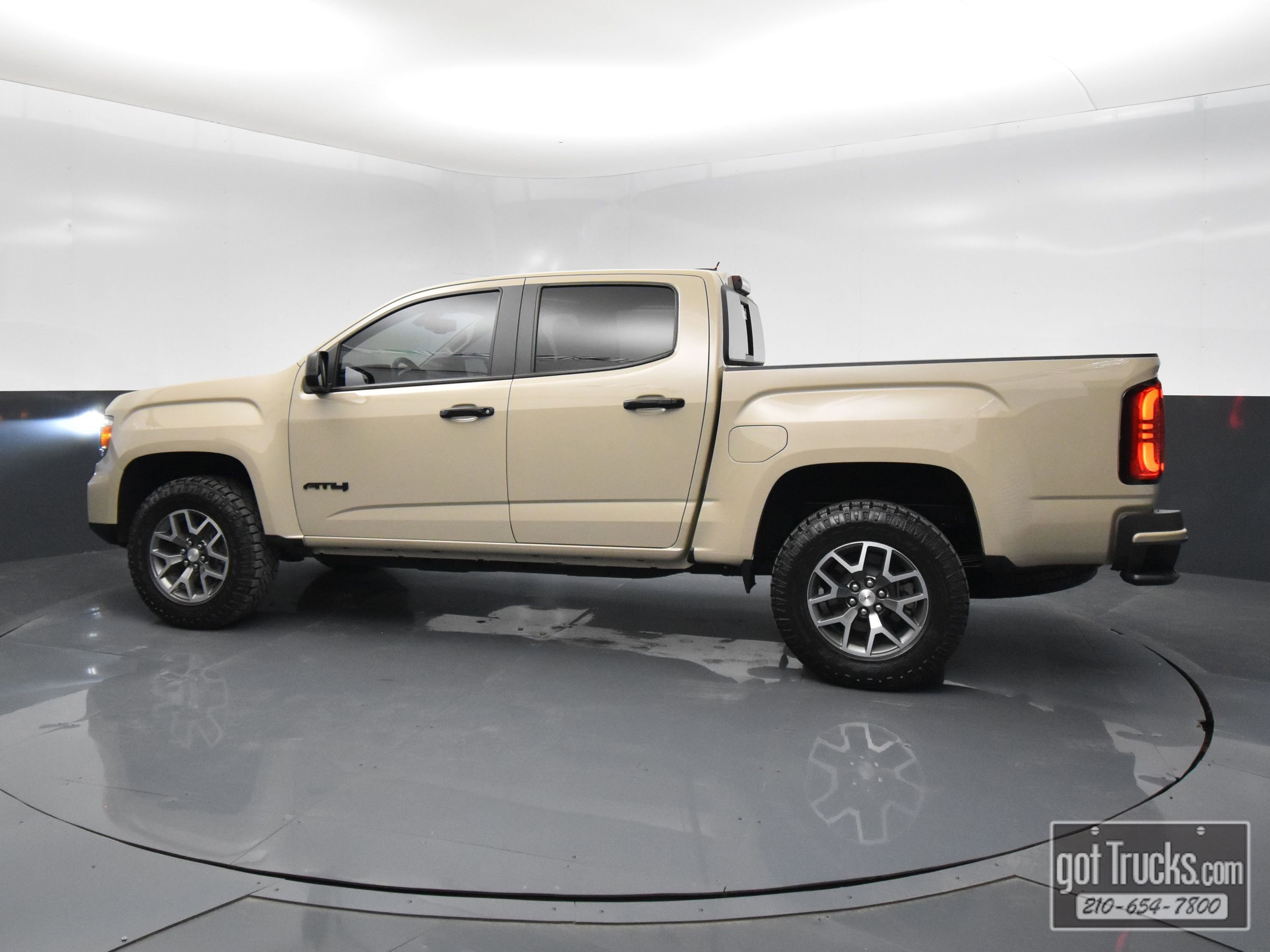 Used 2022 GMC Canyon AT4 w/ Trailering Package image 3