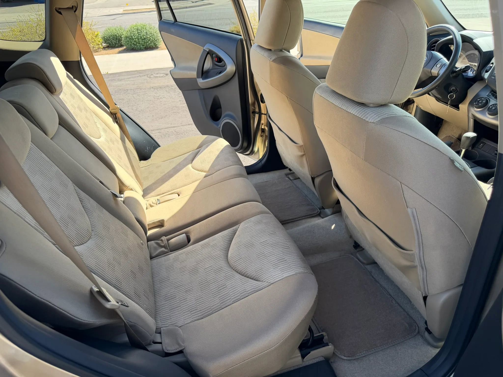 Used 2011 Toyota RAV4 4WD w/ Base L4 Extra Value Pkg image 22