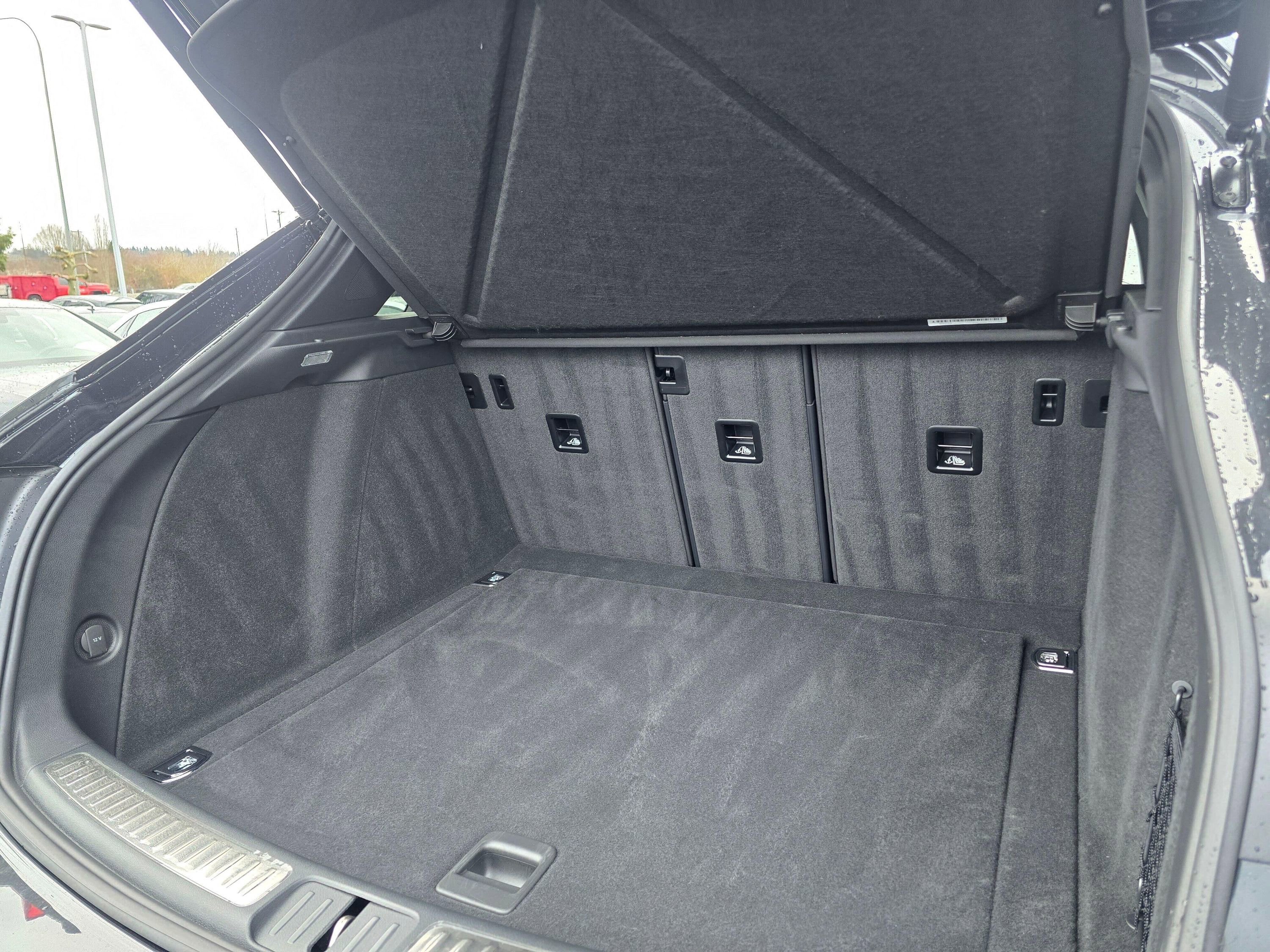 Used 2025 Porsche Macan image 22