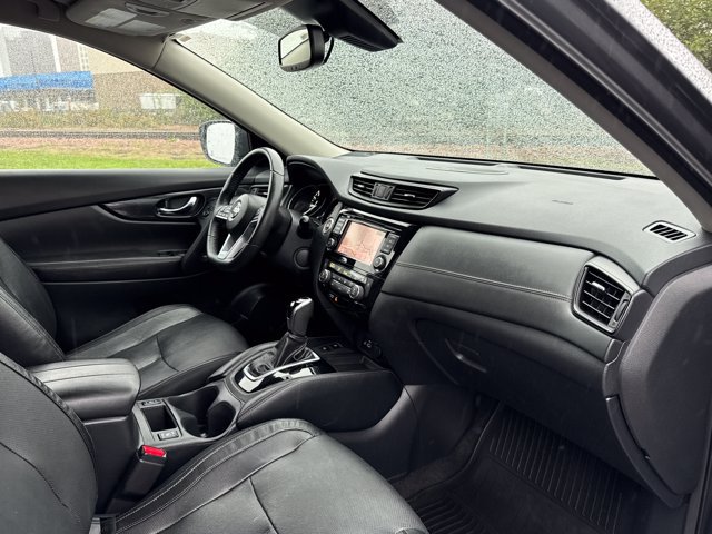 Used 2020 Nissan Rogue SL w/ Premium Package AWD/4WD image 29