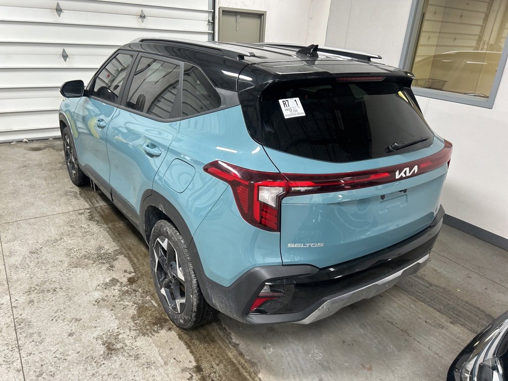 Used 2025 Kia Seltos S image 8