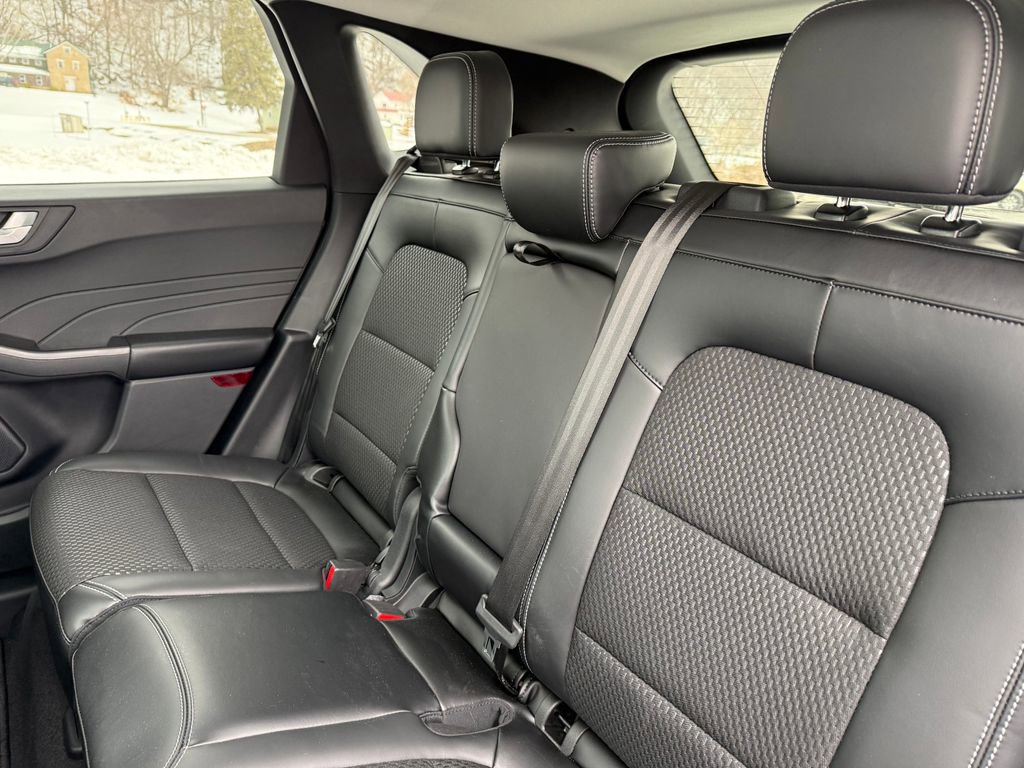 Used 2024 Ford Escape SE FWD image 36