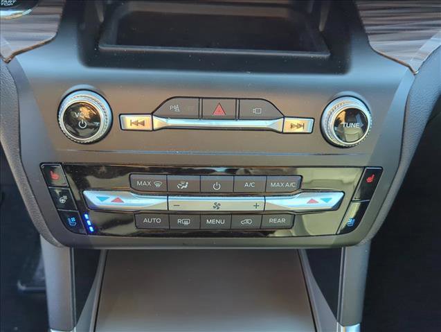 Used 2020 Ford Explorer Limited image 21
