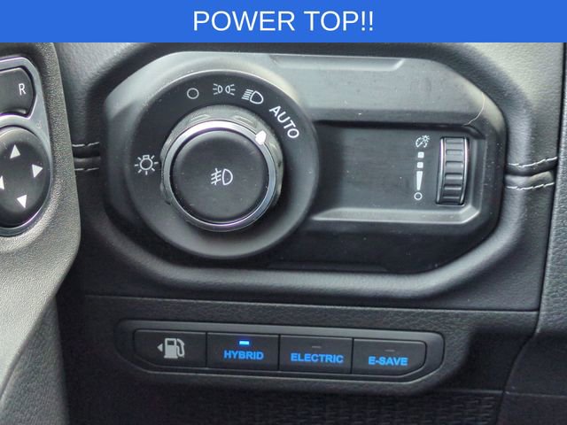 Used 2025 Jeep Wrangler Unlimited Sahara w/ Safety Group image 21