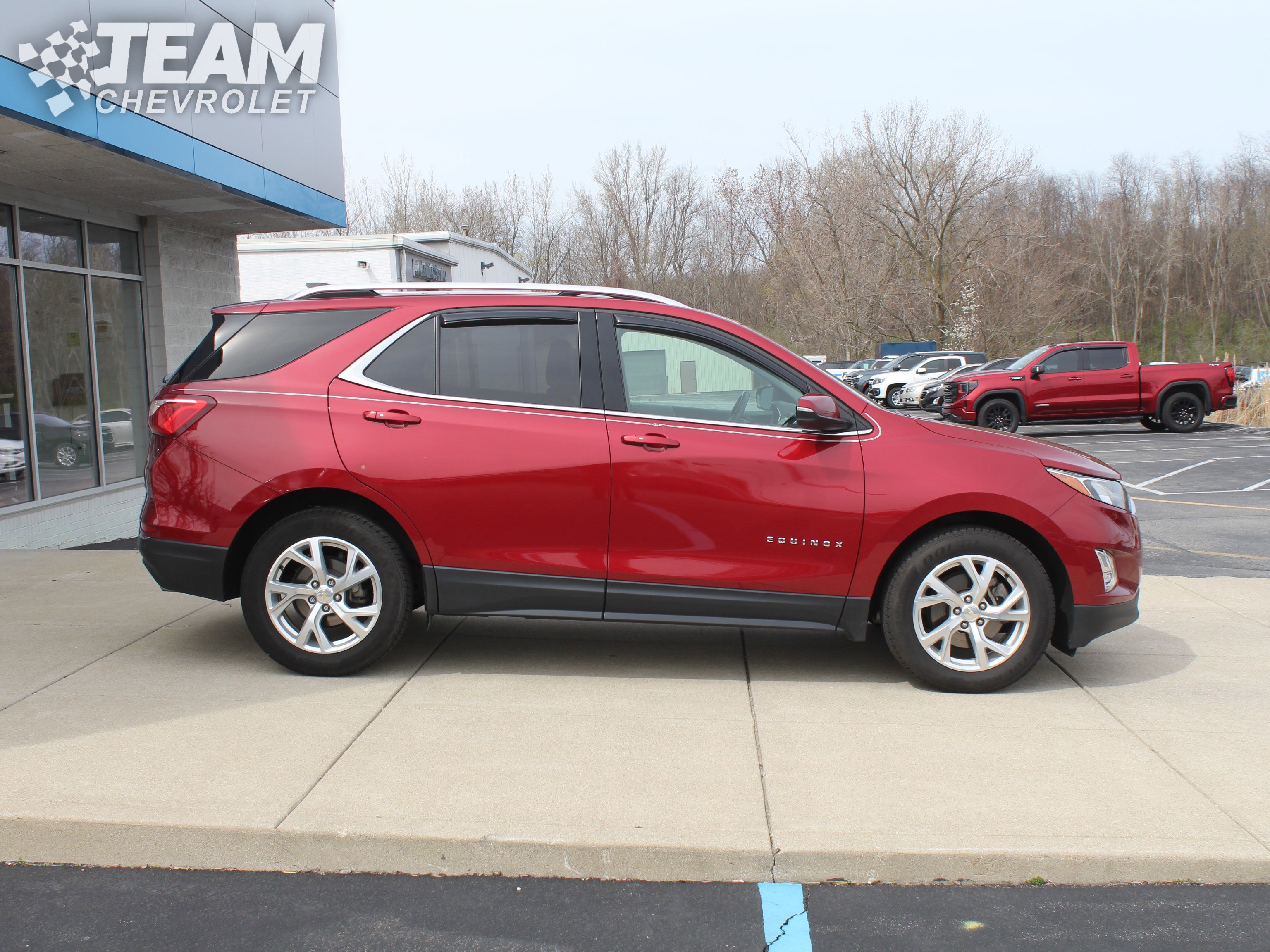 Used 2018 Chevrolet Equinox LT w/ Sun & Infotainment Package image 3