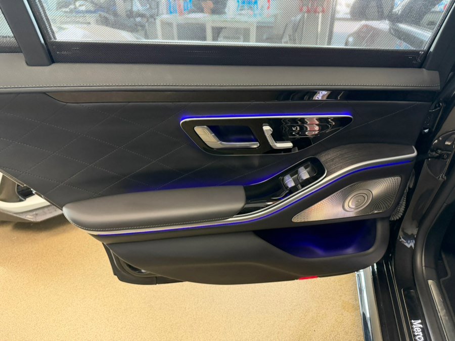 Used 2022 Mercedes-Benz S 580 4MATIC Sedan w/ AMG Line Package image 33