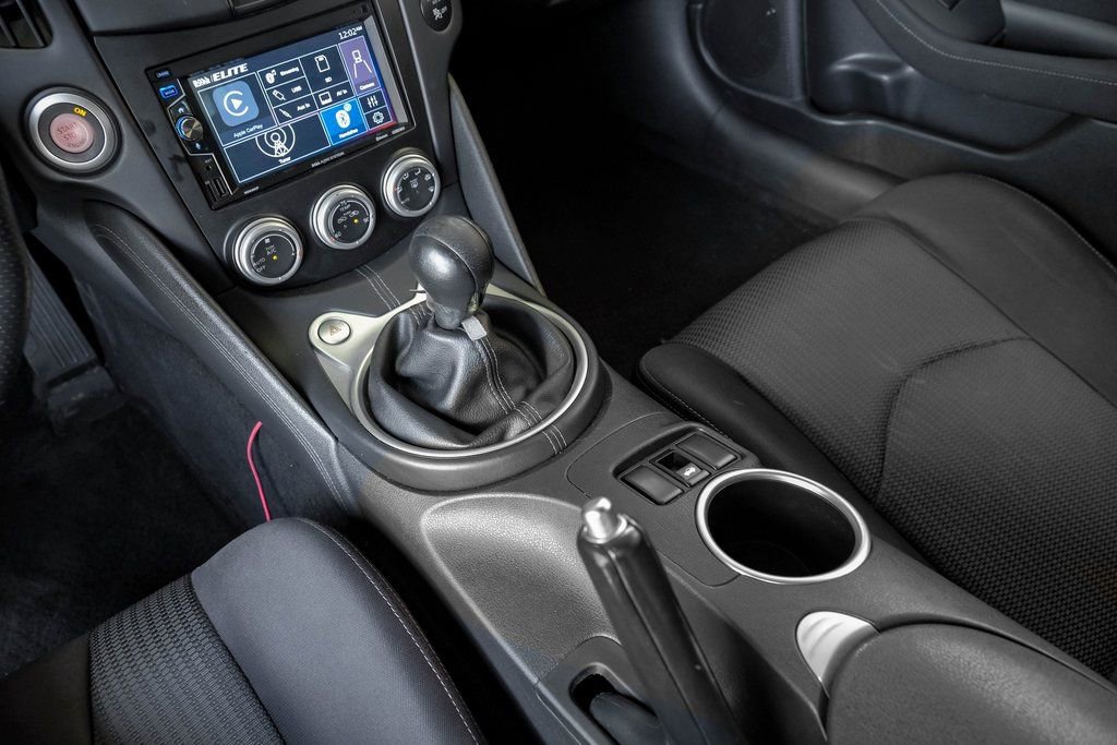 Used 2020 Nissan 370Z Coupe image 20