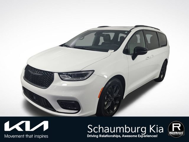 Used 2025 Chrysler Pacifica Limited