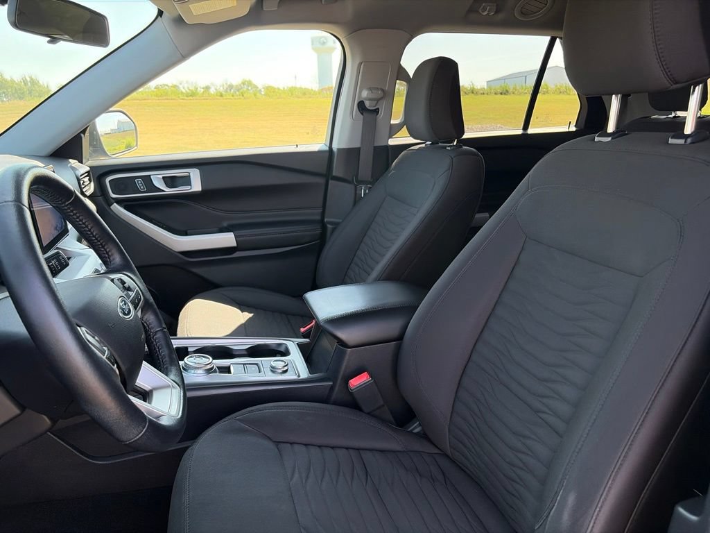 Used 2021 Ford Explorer XLT AWD/4WD image 9
