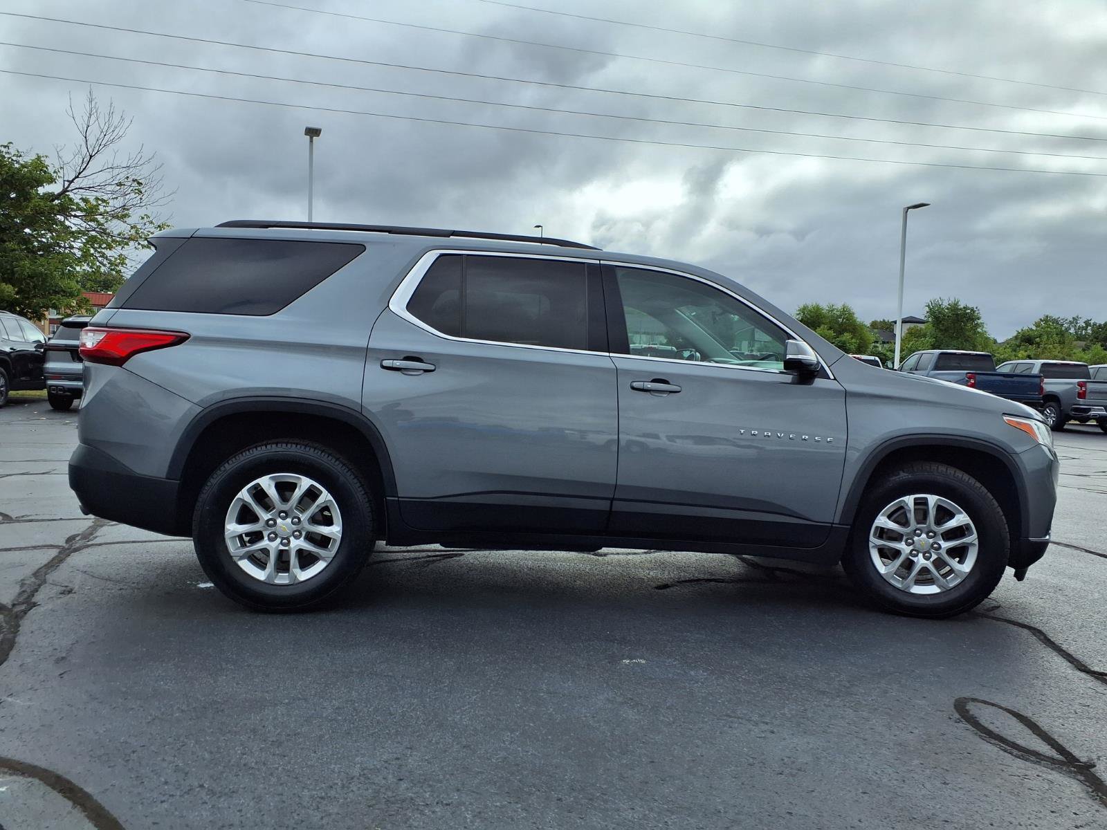 Used 2020 Chevrolet Traverse LT FWD image 35