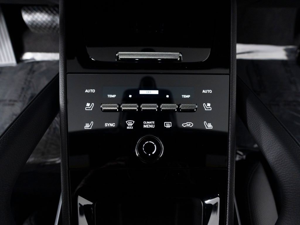 New 2026 Porsche Cayenne Coupe AWD/4WD image 26