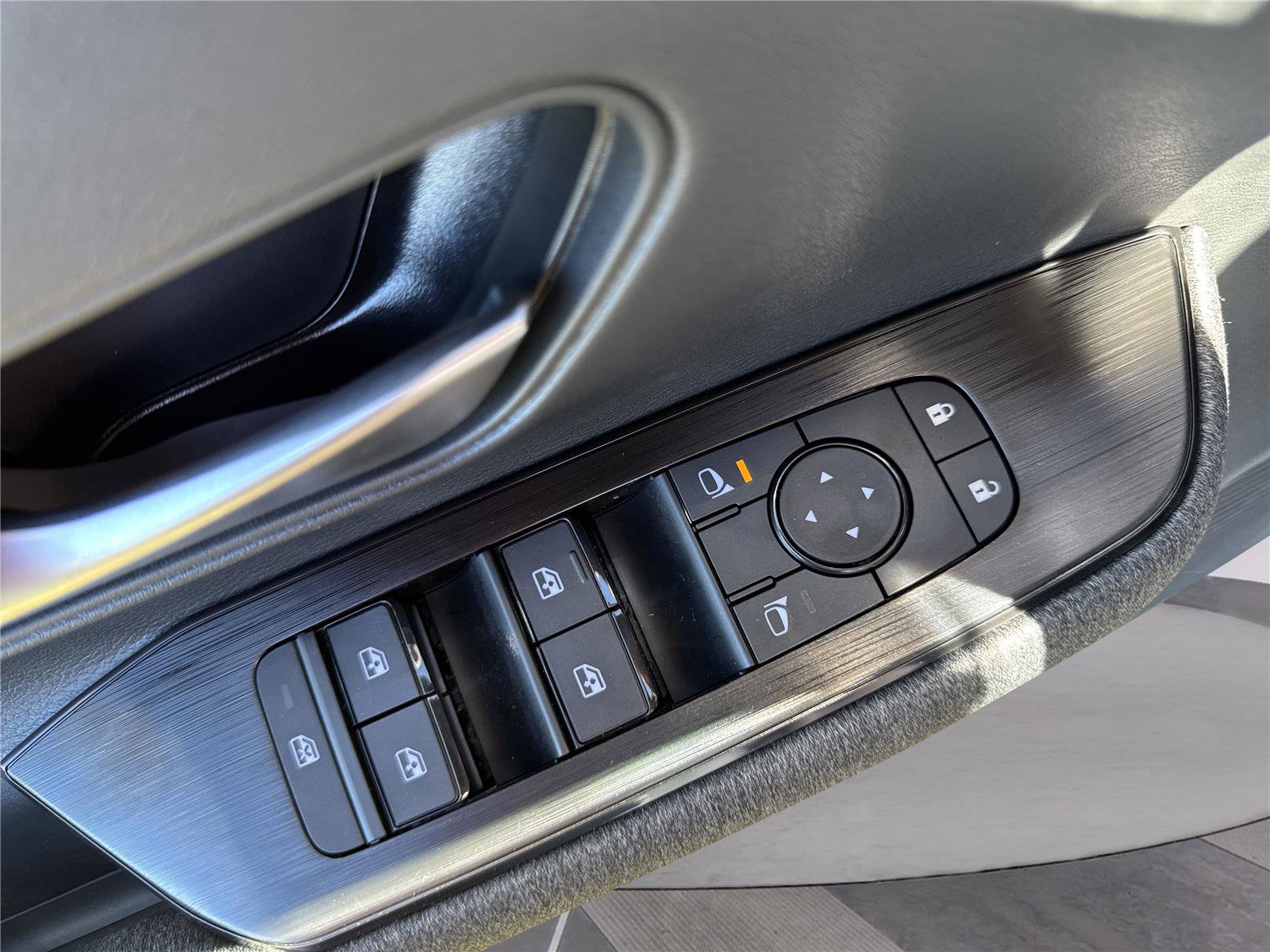 New 2026 Nissan Kicks SV w/ SV Premium Package FWD image 18