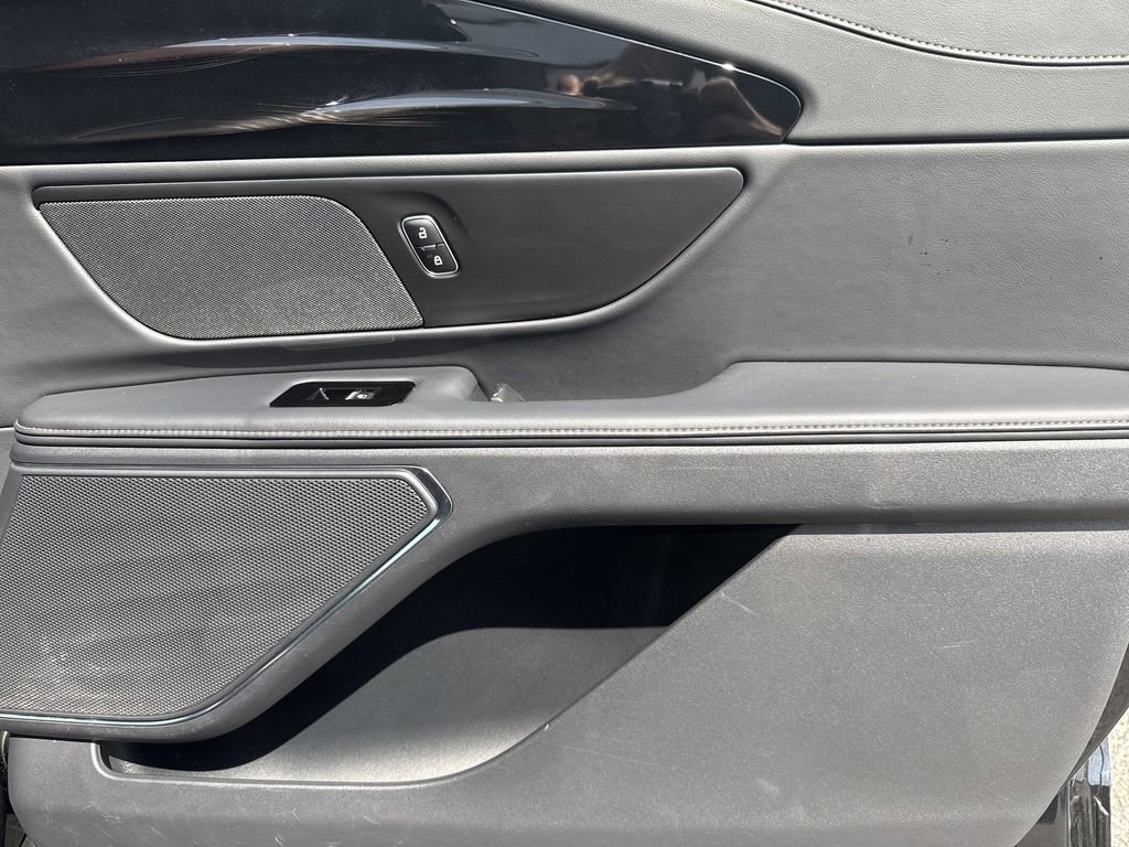 Used 2024 Lincoln Nautilus Reserve w/ Jet Appearance Package (87T) AWD/4WD image 14