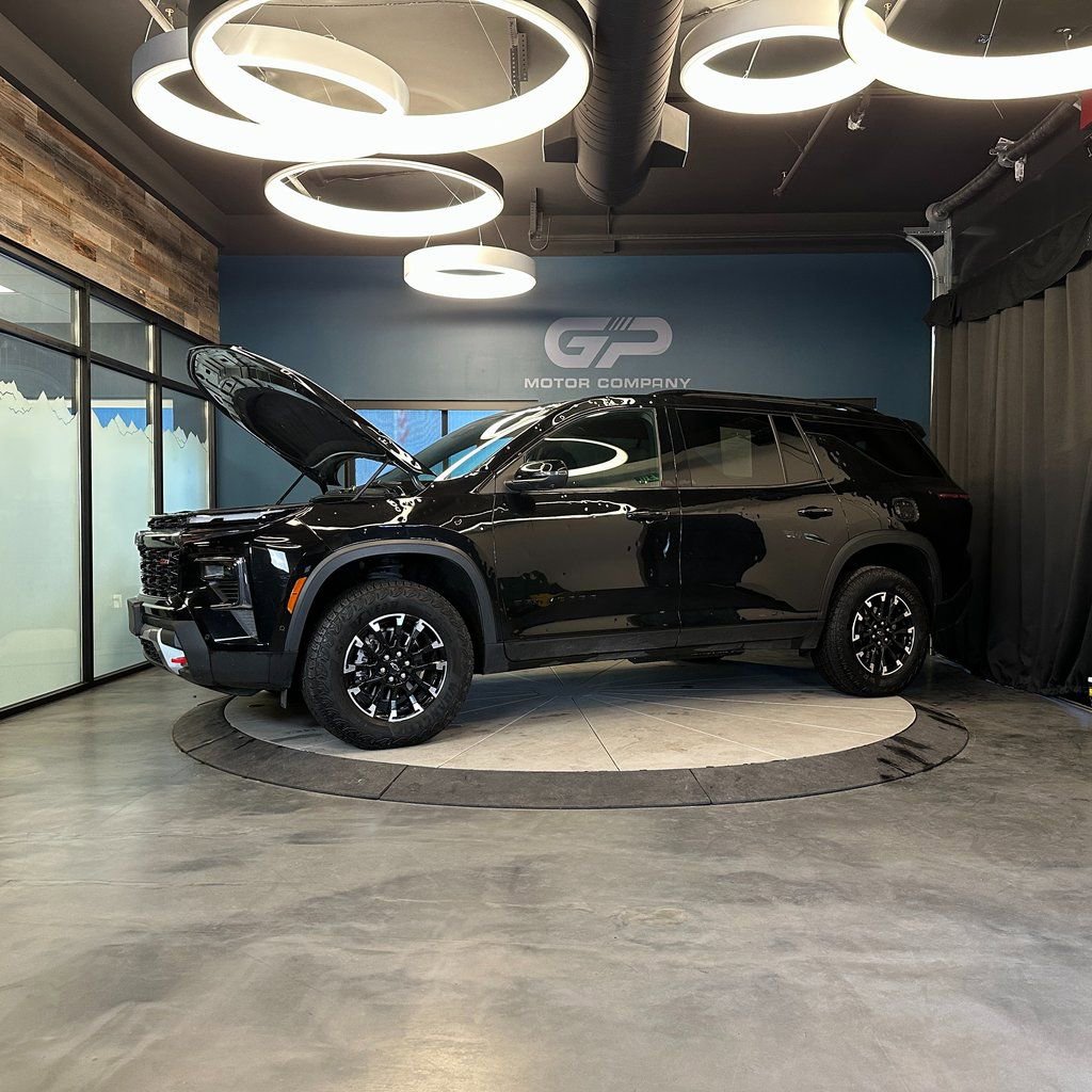 Used 2024 Chevrolet Traverse Z71 w/ Enhanced Driving Package image 24