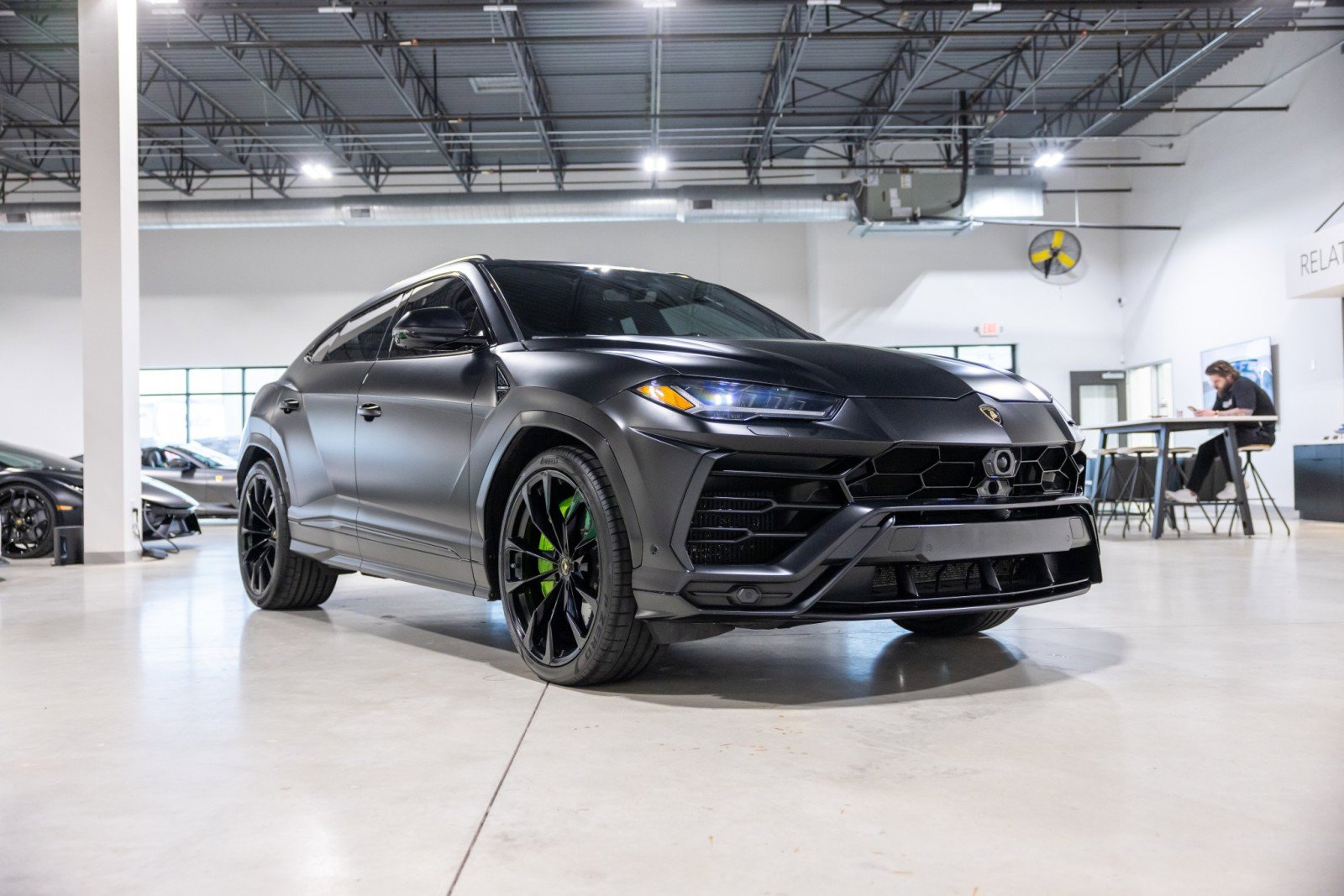 Used 2022 Lamborghini Urus image 3