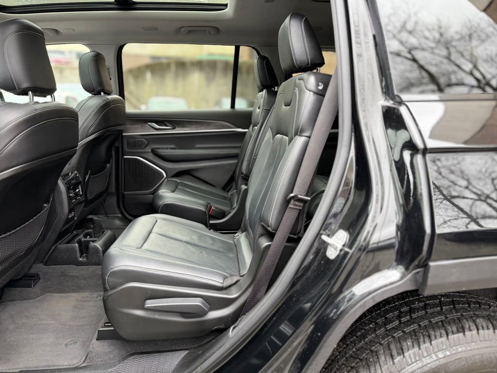 Used 2022 Jeep Grand Cherokee L Limited image 15