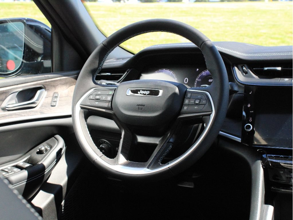 New 2026 Jeep Grand Cherokee L Limited w/ Limited Altitude Package AWD/4WD image 14