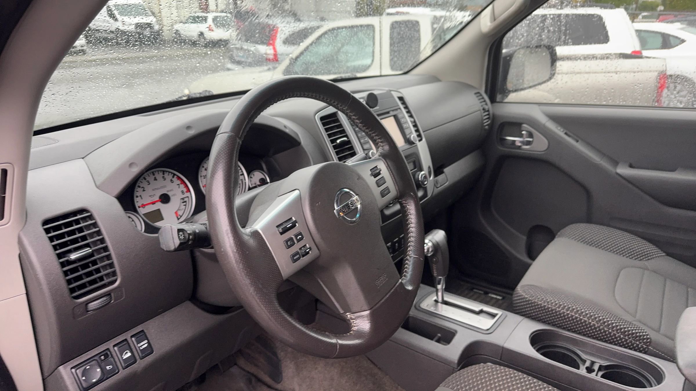 Used 2018 Nissan Frontier PRO-4X image 11