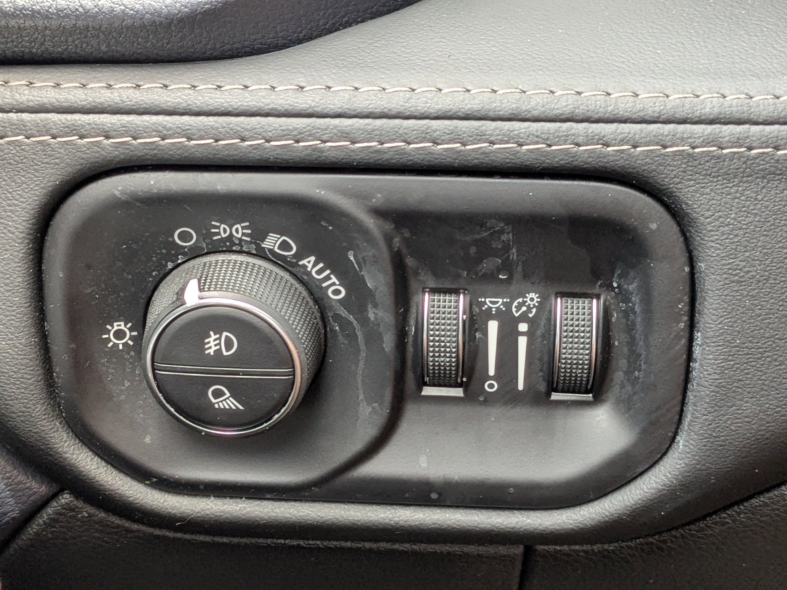 Used 2024 RAM 3500 Limited image 32