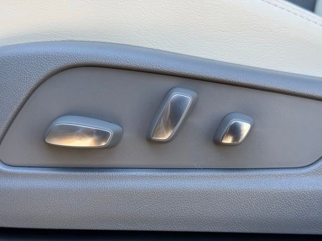 New 2025 Cadillac XT6 Premium Luxury w/ LPO, ONYX Package image 19