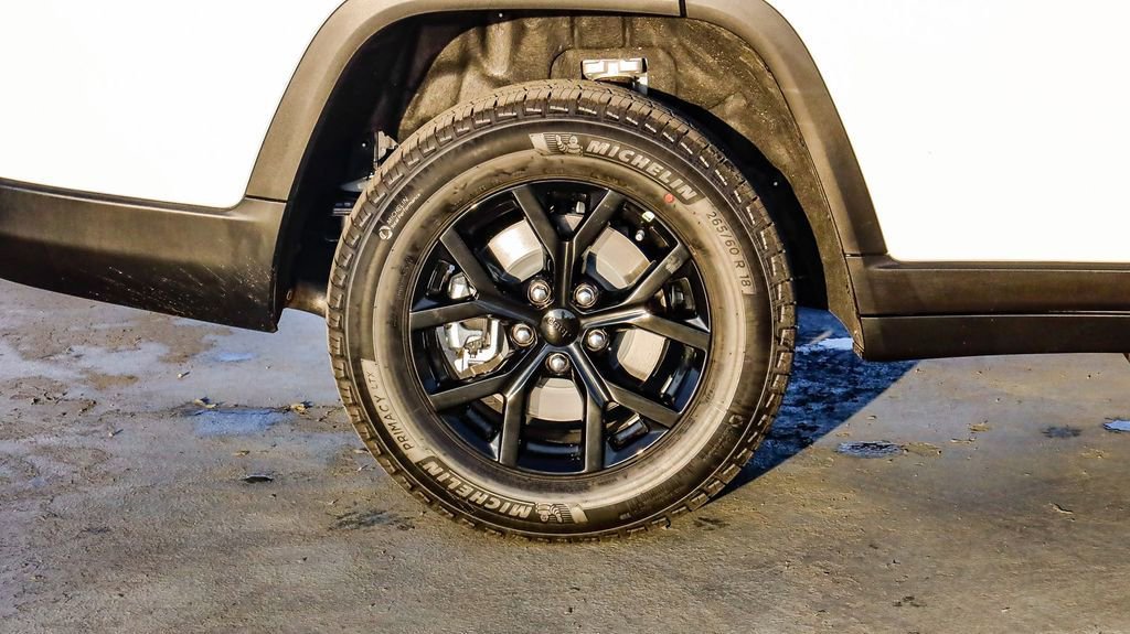 New 2025 Jeep Grand Cherokee L Altitude image 12