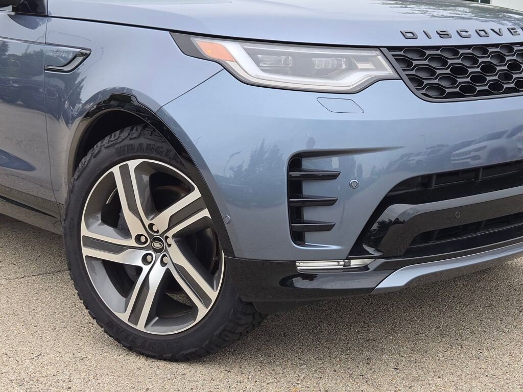 Used 2023 Land Rover Discovery HSE R-Dynamic image 3