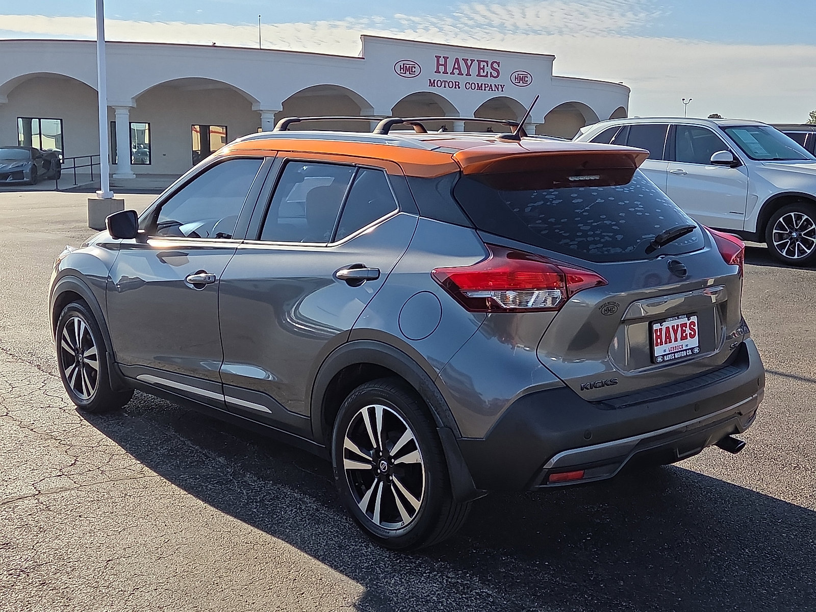 Used 2018 Nissan Kicks SR w/ Premium Package image 3
