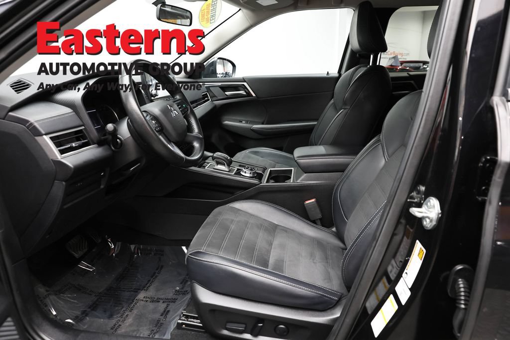 Used 2024 Mitsubishi Outlander SE AWD/4WD image 14