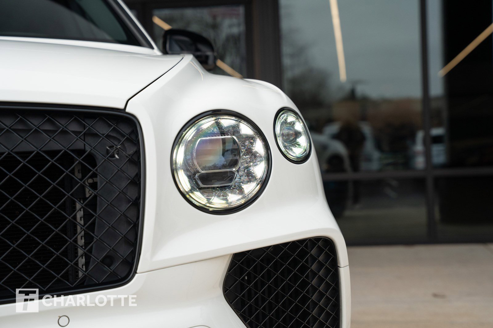 Used 2024 Bentley Bentayga image 5