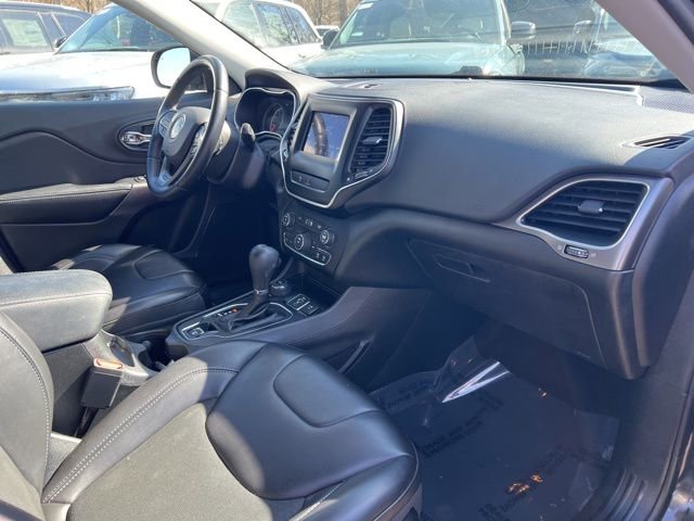 Used 2019 Jeep Cherokee Latitude Plus image 25