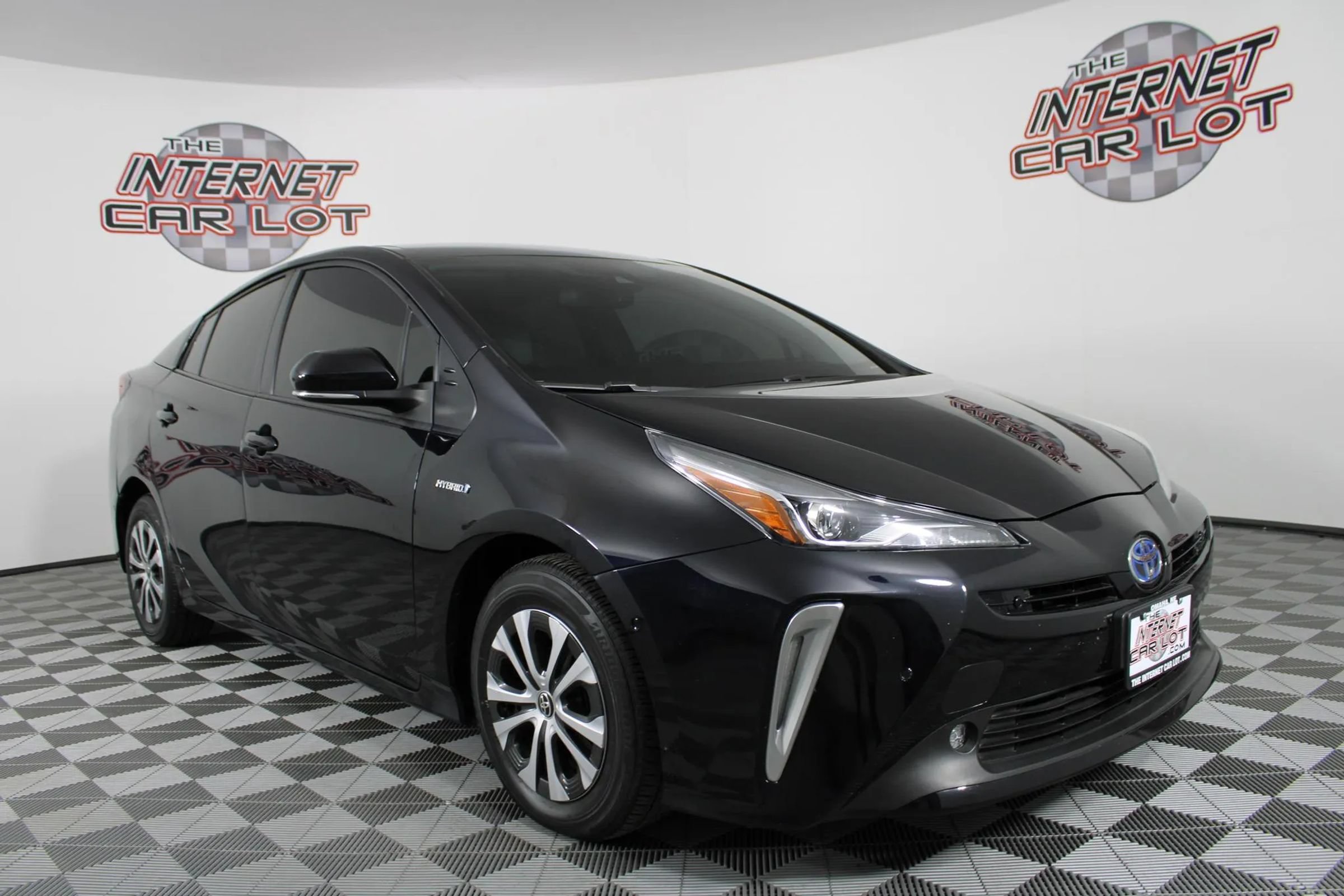 Used 2022 Toyota Prius XLE w/ Advanced Technology Package AWD/4WD image 9
