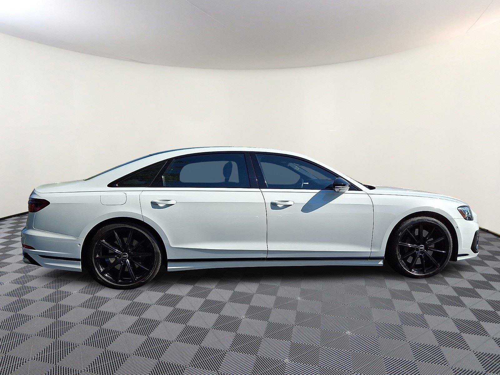 Used 2023 Audi S8 AWD/4WD image 7