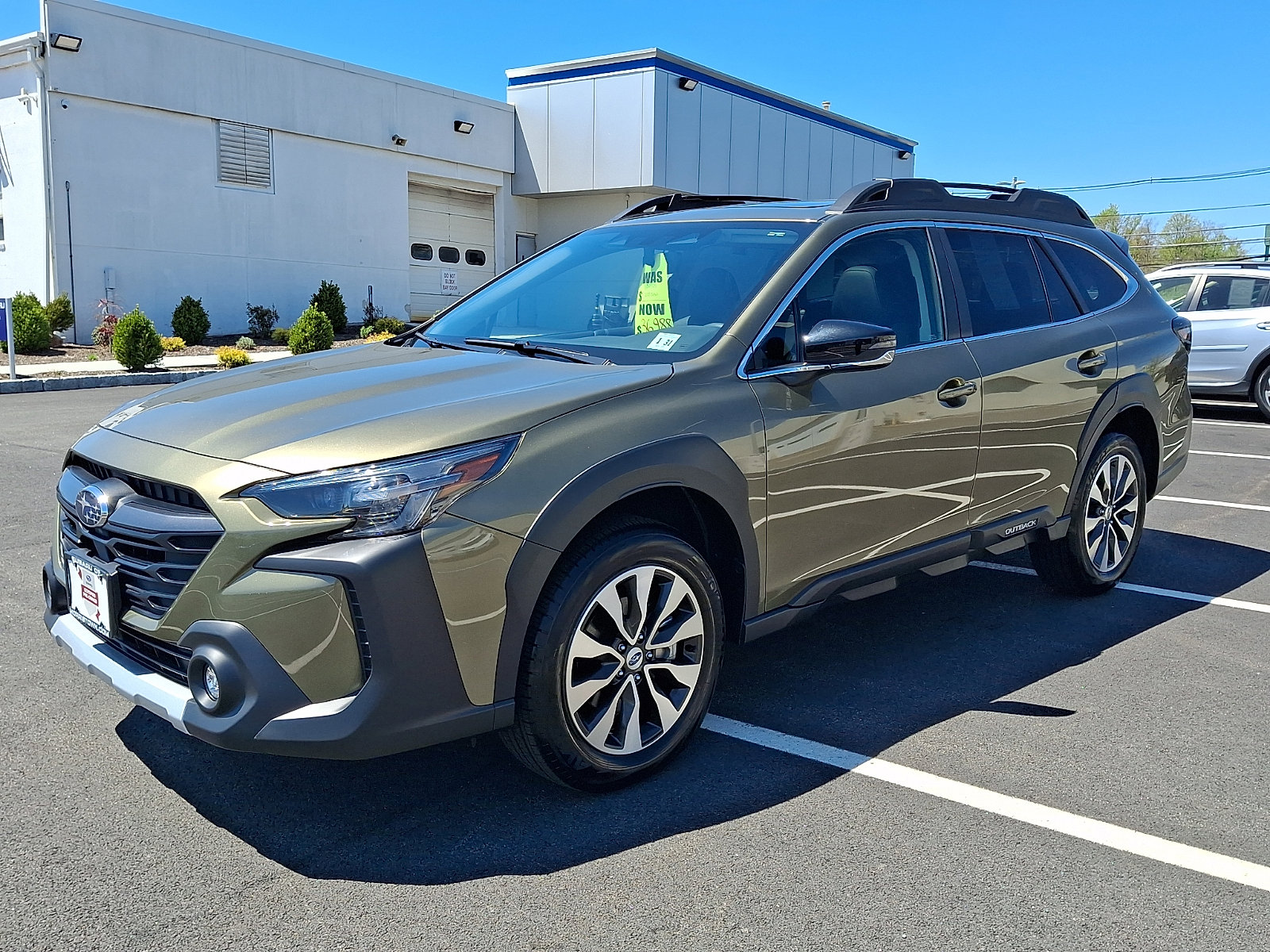 Certified 2025 Subaru Outback Limited AWD/4WD image 3