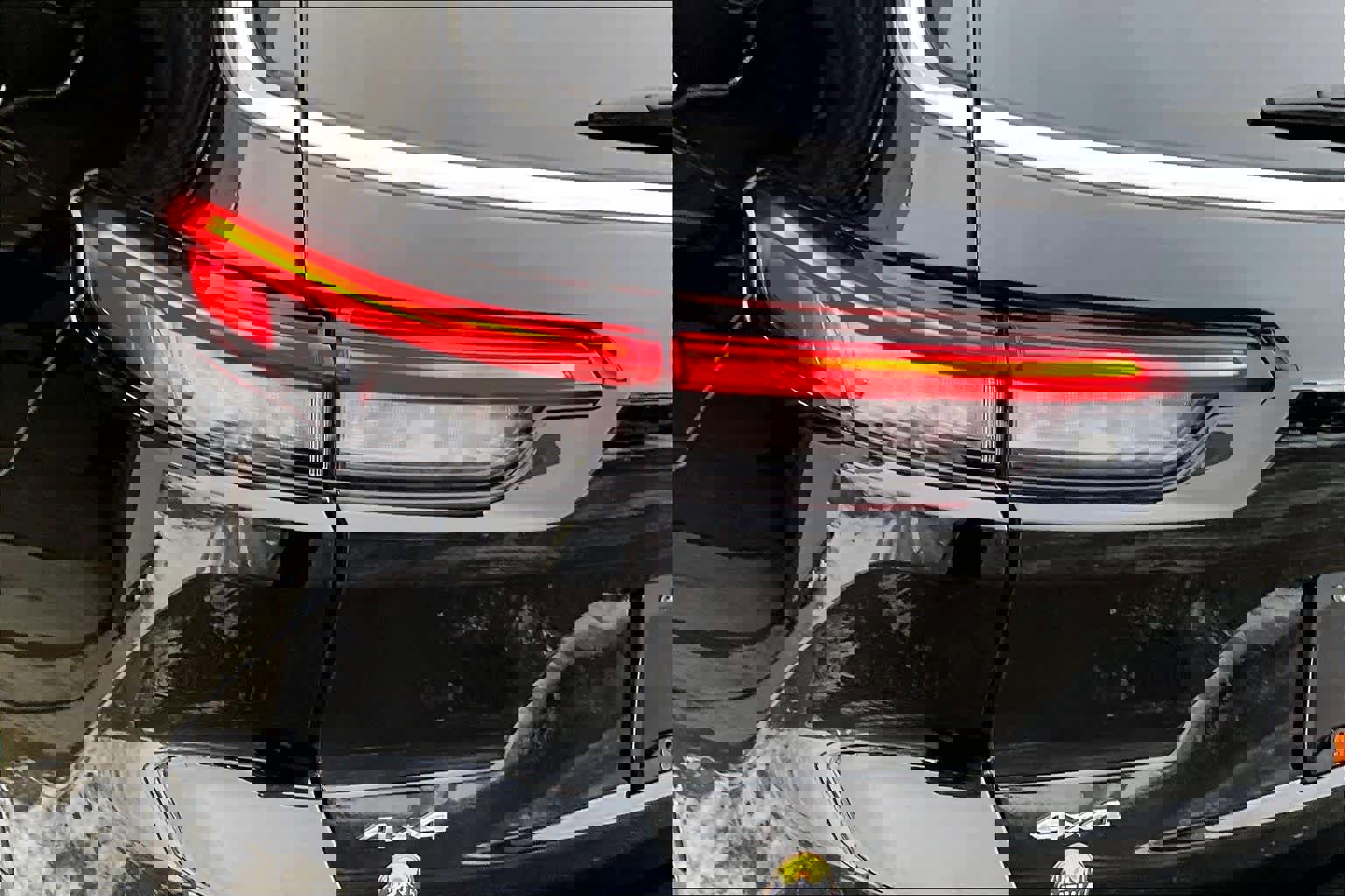 Used 2023 Jeep Grand Cherokee L Laredo image 32