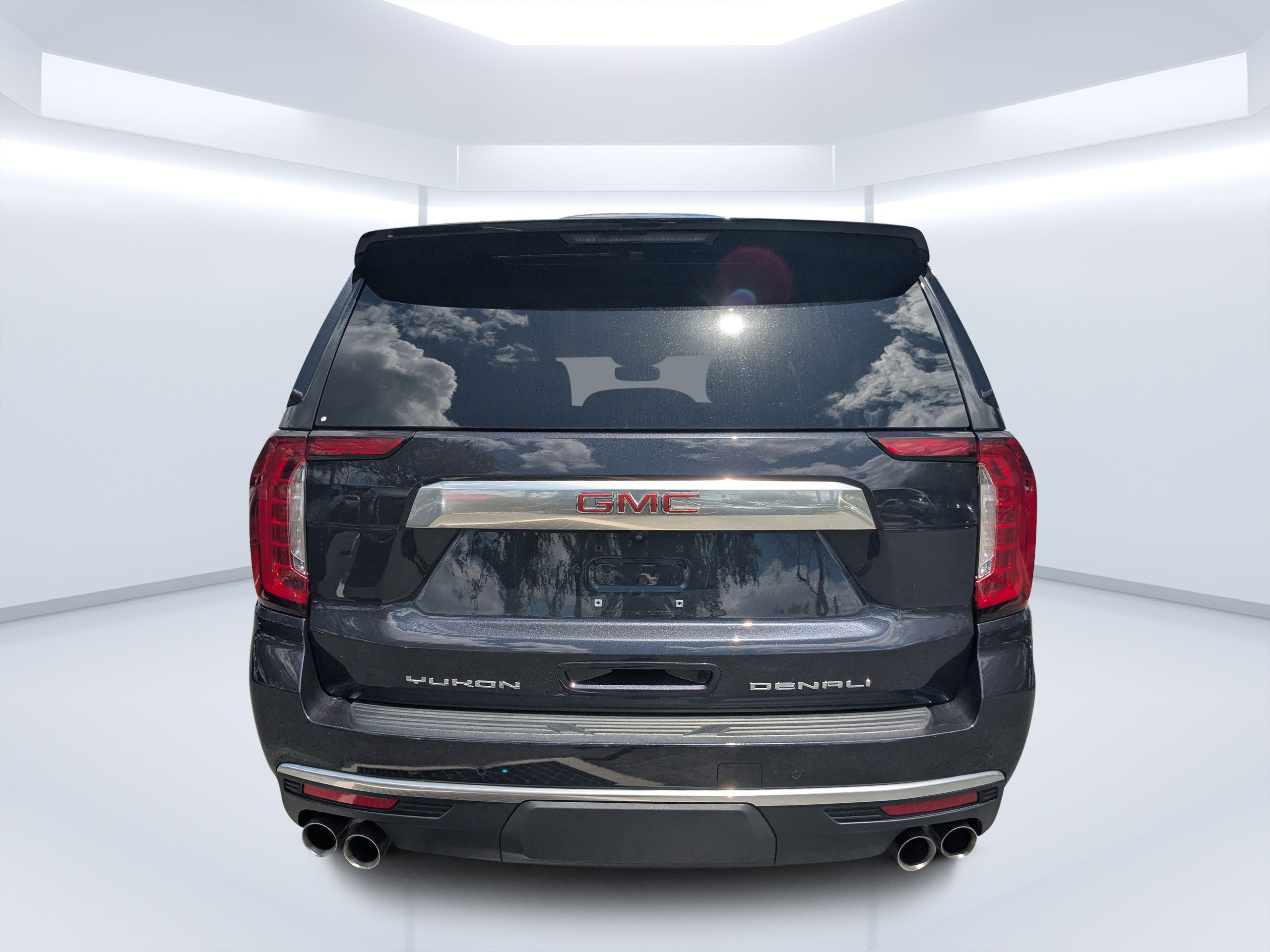 Used 2024 GMC Yukon Denali w/ LPO, Floor Liner Package AWD/4WD image 3