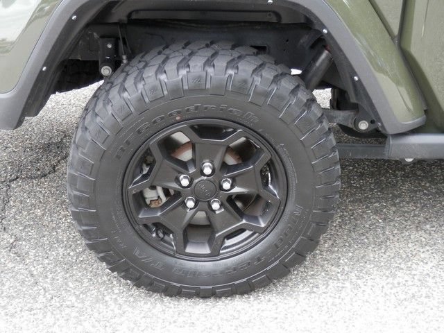 Used 2023 Jeep Gladiator Sport AWD/4WD image 11