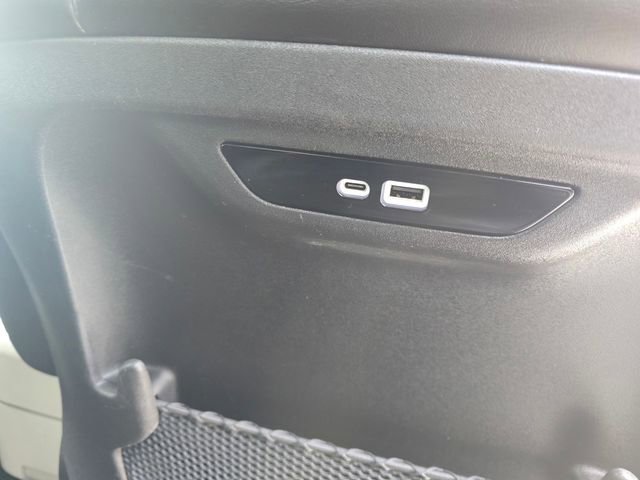 Used 2024 Chrysler Pacifica Touring-L image 21