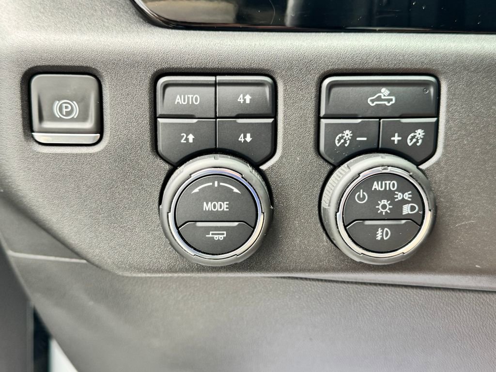 Used 2024 Chevrolet Silverado 1500 LT Trail Boss w/ Convenience Package II image 30