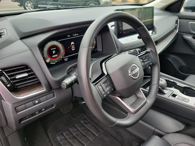 Used 2025 Nissan Rogue Platinum FWD image 19