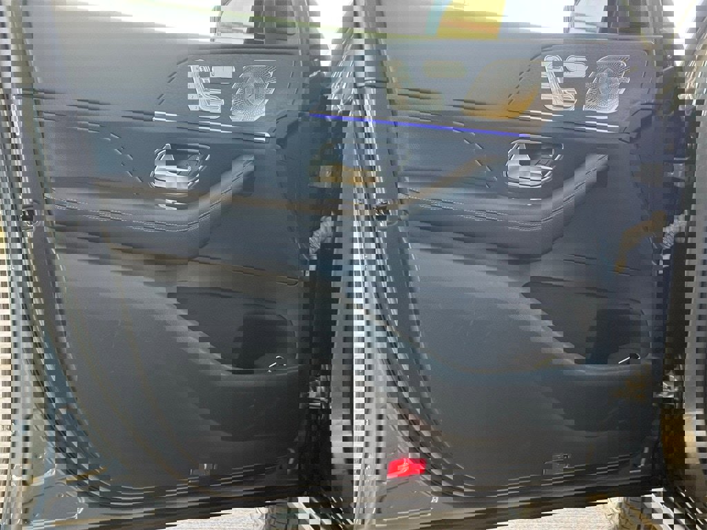 Used 2022 Mercedes-Benz GLE 350 w/ Premium Package image 23