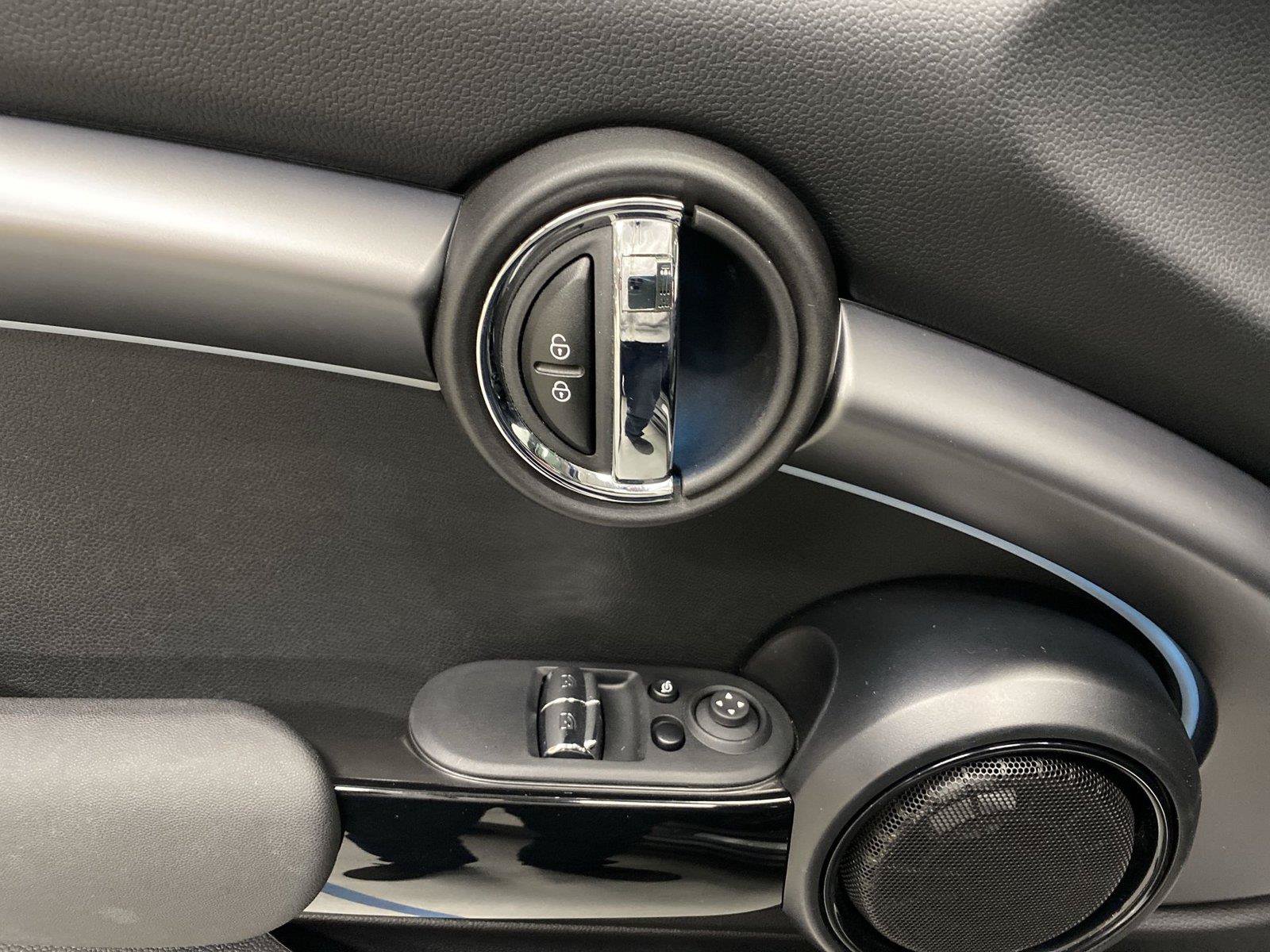 Used 2024 MINI Cooper SE FWD image 19