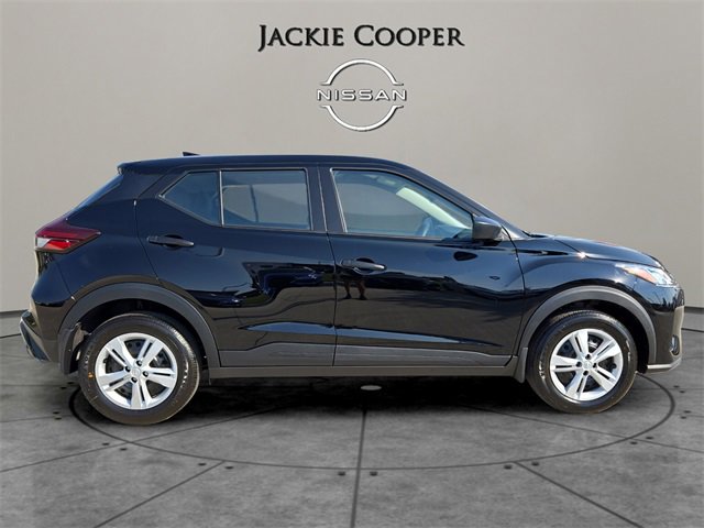 New 2025 Nissan Kicks Play S image 6