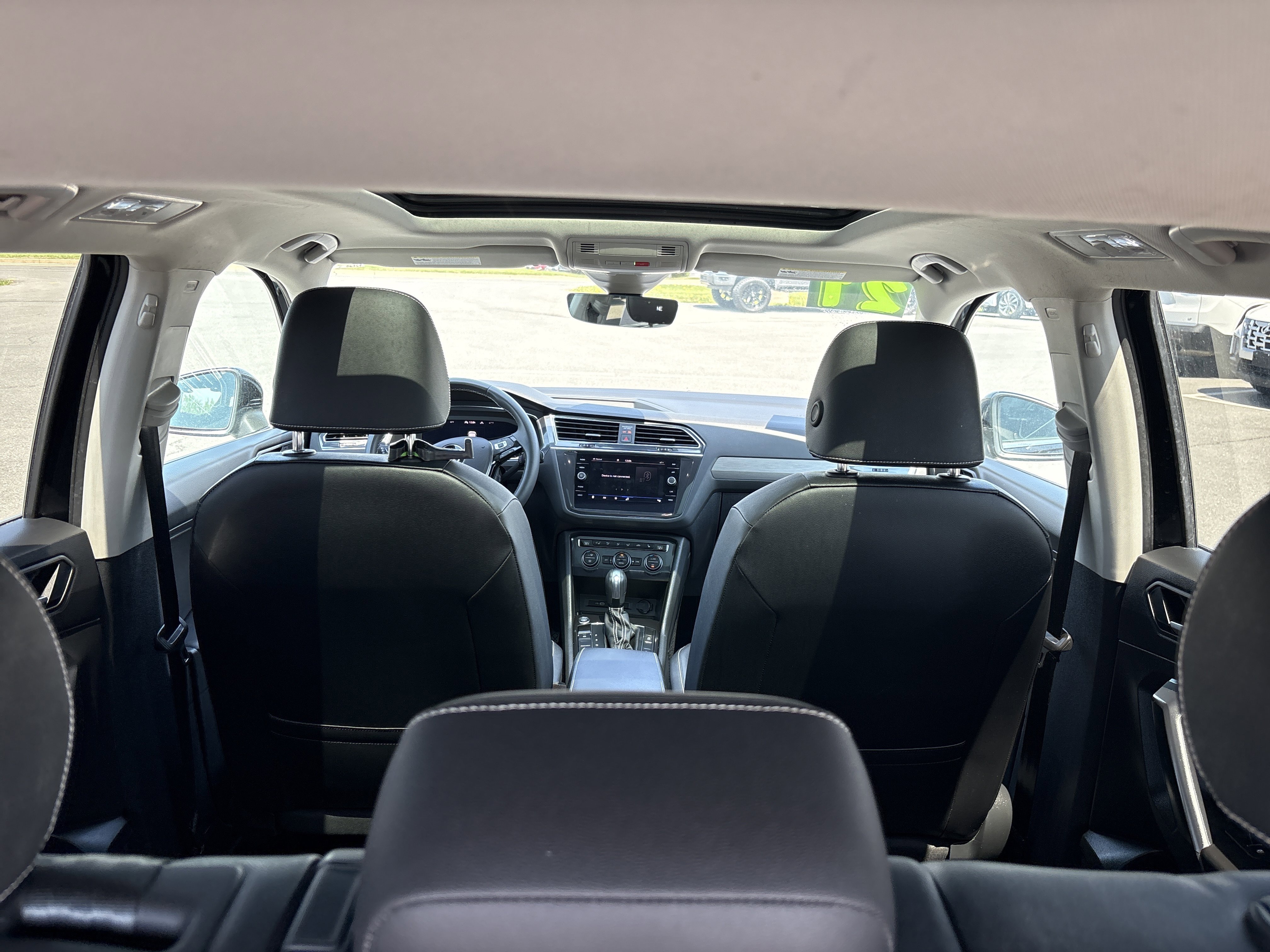 Used 2021 Volkswagen Tiguan SEL w/ 3rd Row Seat Package AWD/4WD image 9