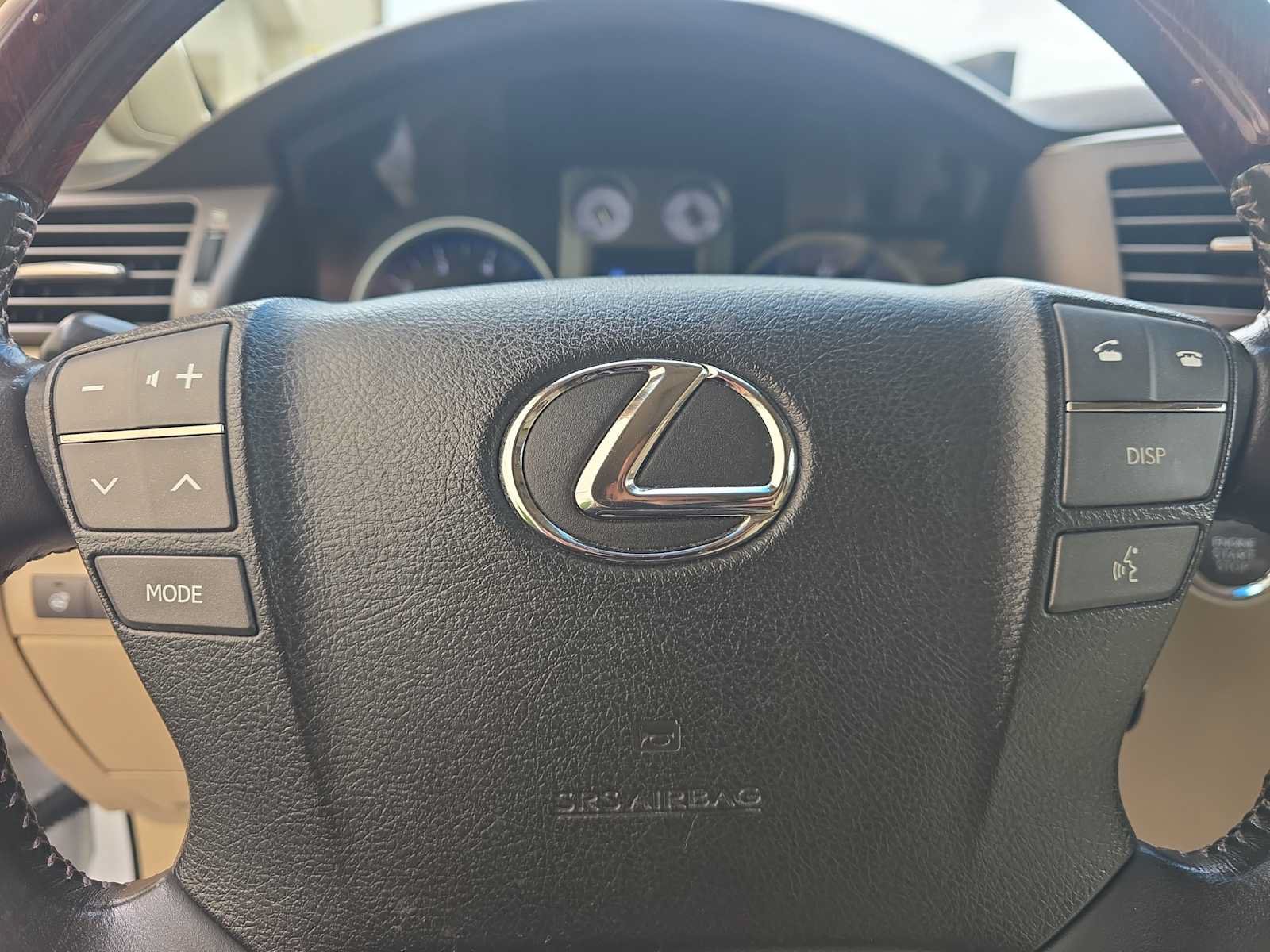 Used 2011 Lexus LX 570 4WD w/ Luxury Pkg image 25