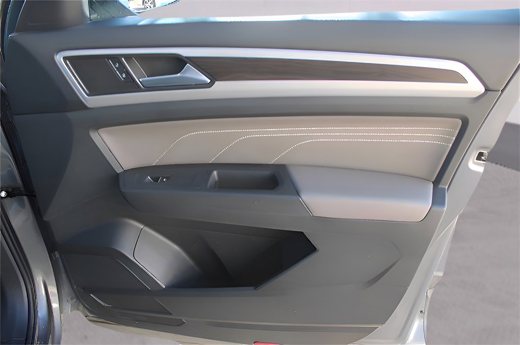 Used 2023 Volkswagen Atlas SE image 25