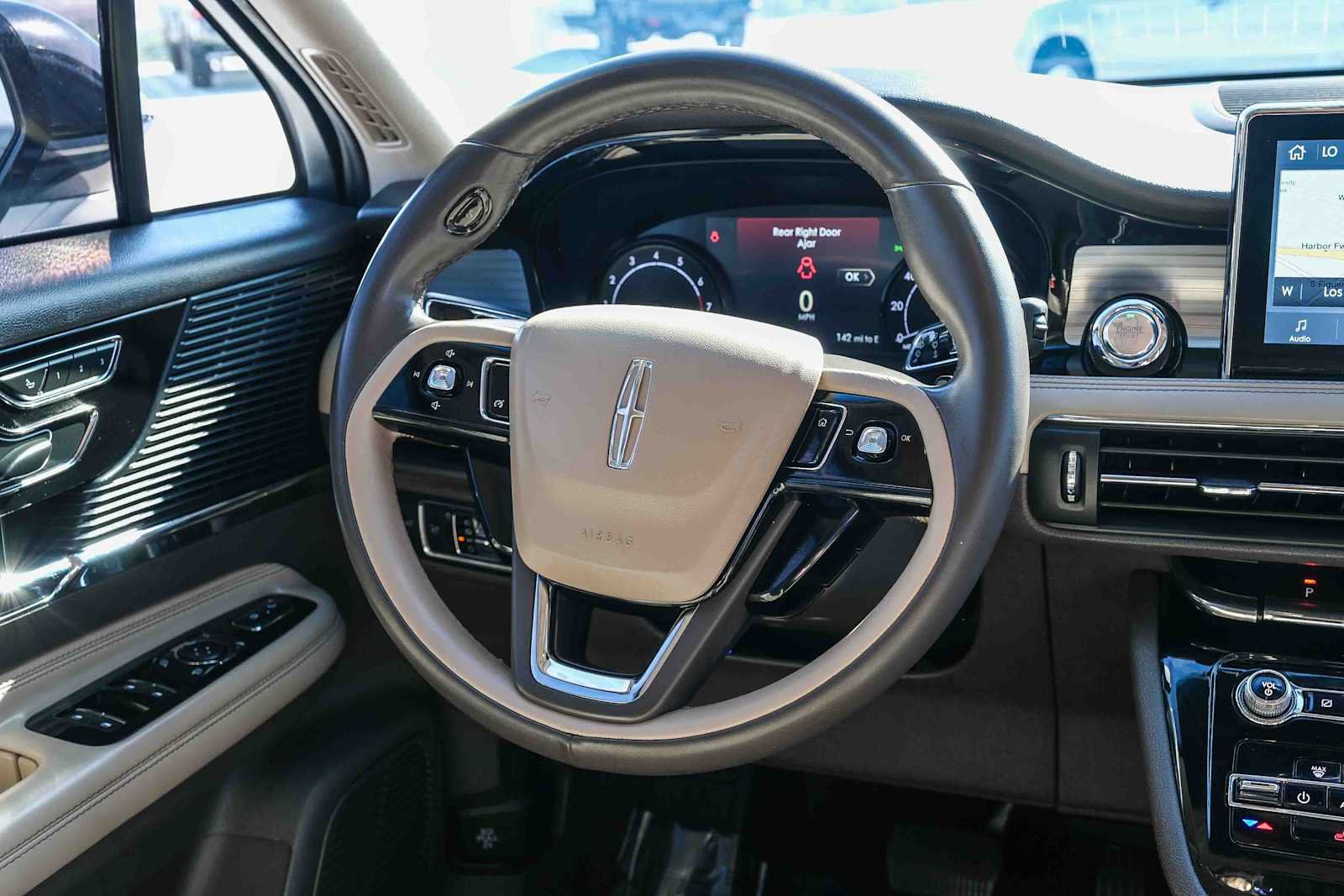 Used 2021 Lincoln Corsair FWD w/ Premium Package image 17
