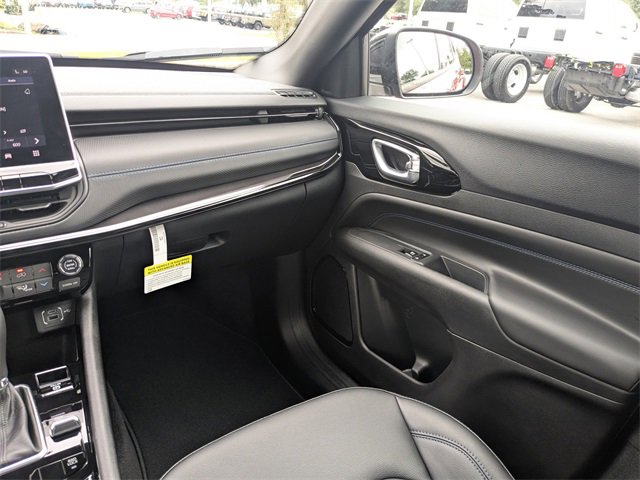 New 2026 Jeep Compass Limited image 17