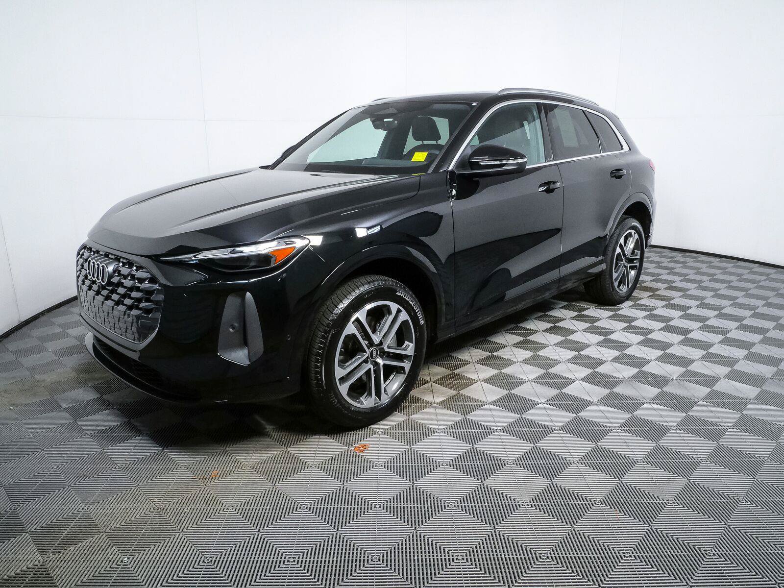 Used 2025 Audi Q5 Premium w/ Convenience Package AWD/4WD image 26