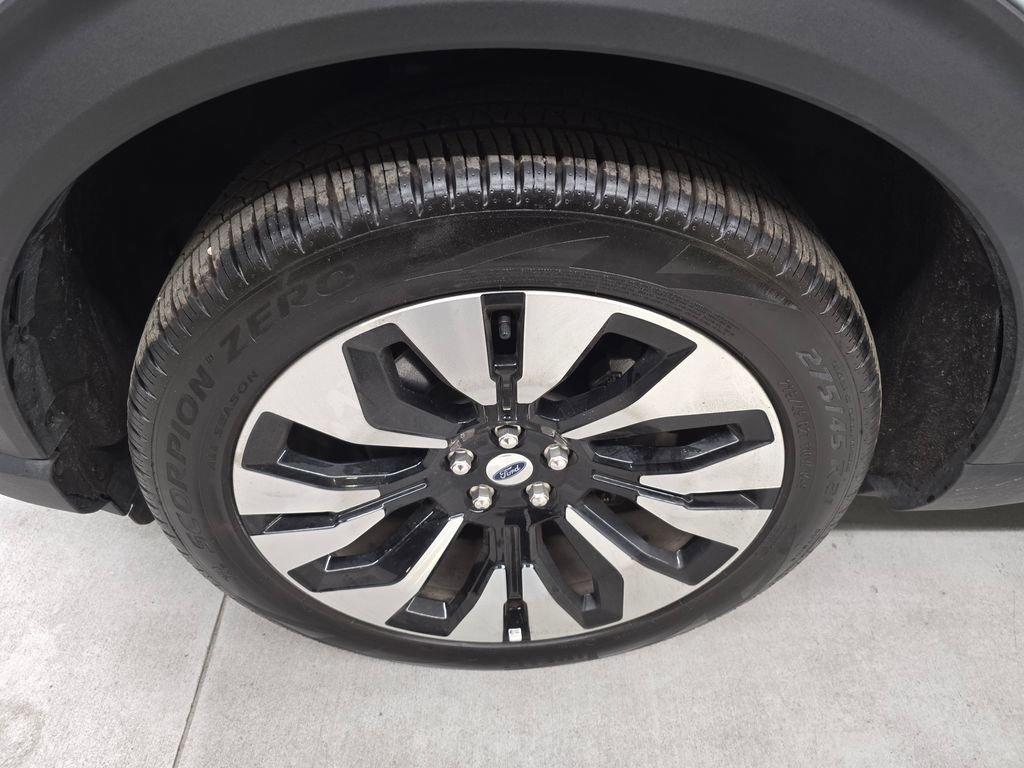 Used 2025 Ford Explorer Platinum w/ LUX Leather Package image 10